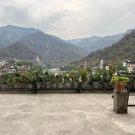 Hotel Manikut Rishīkesh Buitenkant foto