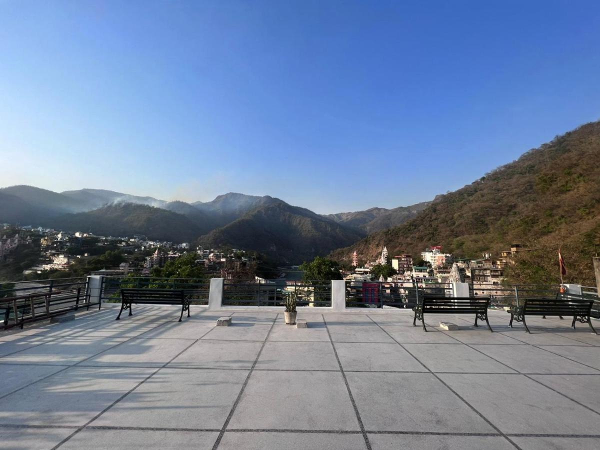 Hotel Manikut Rishīkesh Buitenkant foto