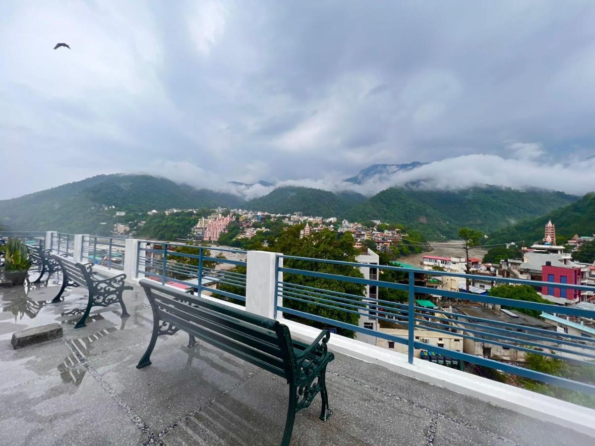 Hotel Manikut Rishīkesh Buitenkant foto
