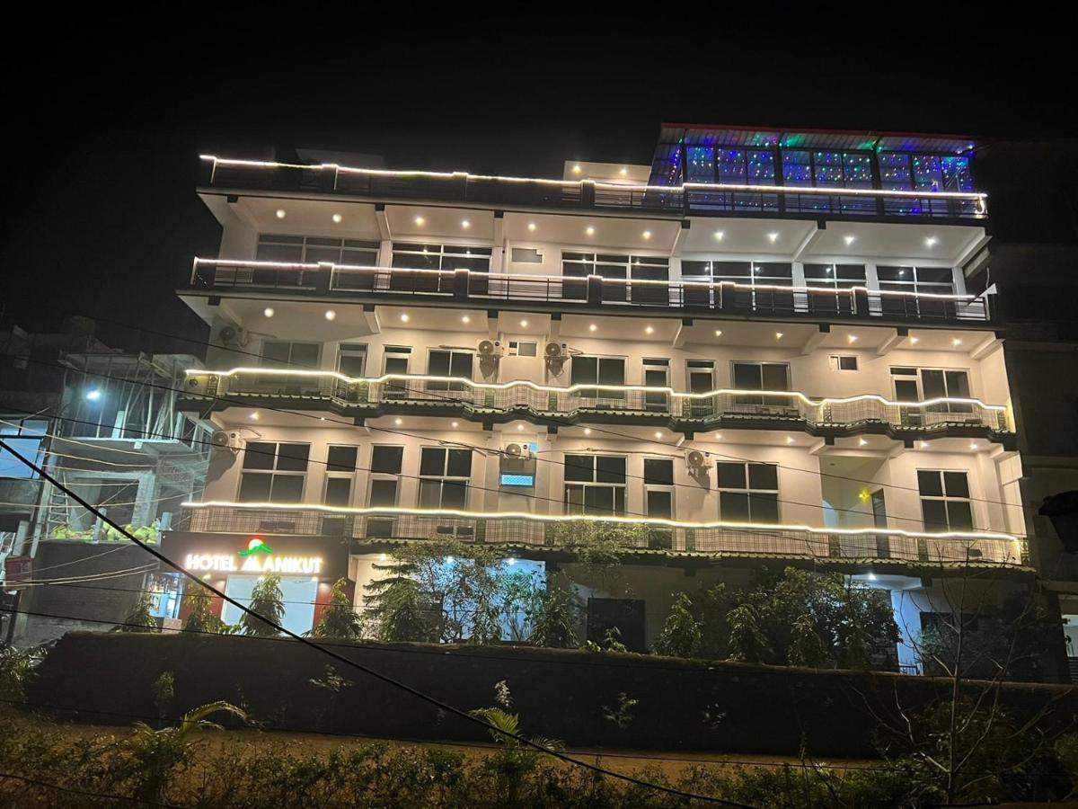 Hotel Manikut Rishīkesh Buitenkant foto
