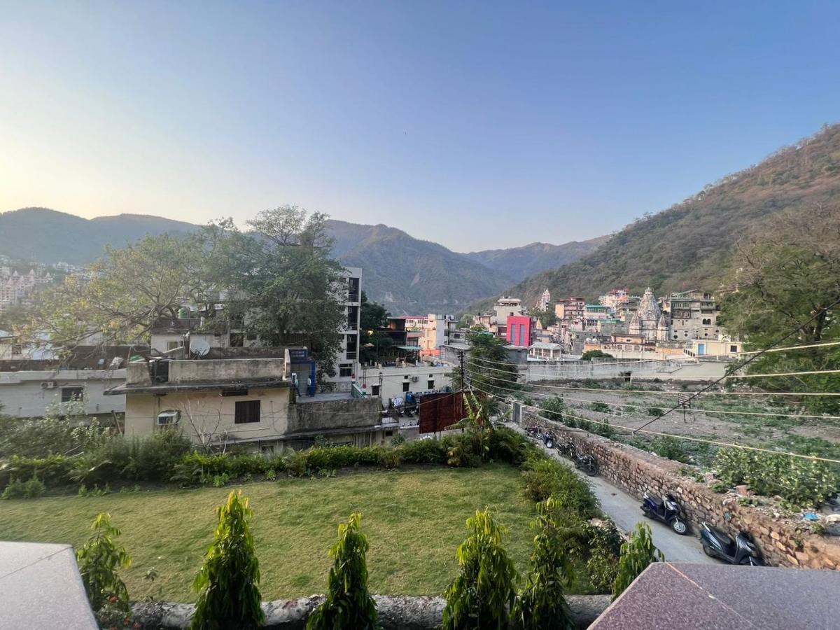 Hotel Manikut Rishīkesh Buitenkant foto