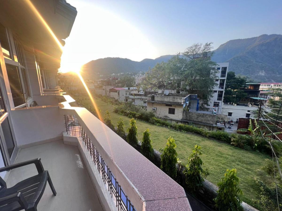 Hotel Manikut Rishīkesh Buitenkant foto