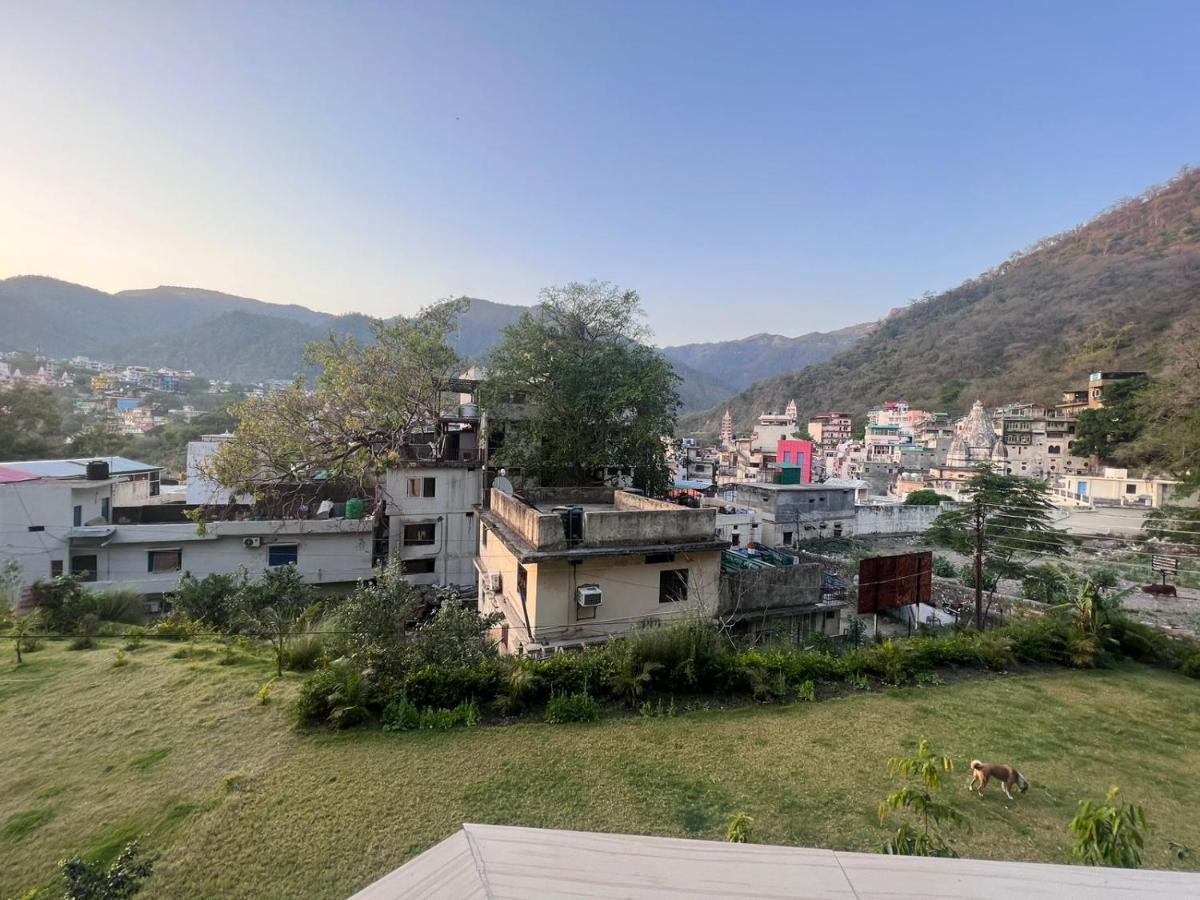 Hotel Manikut Rishīkesh Buitenkant foto