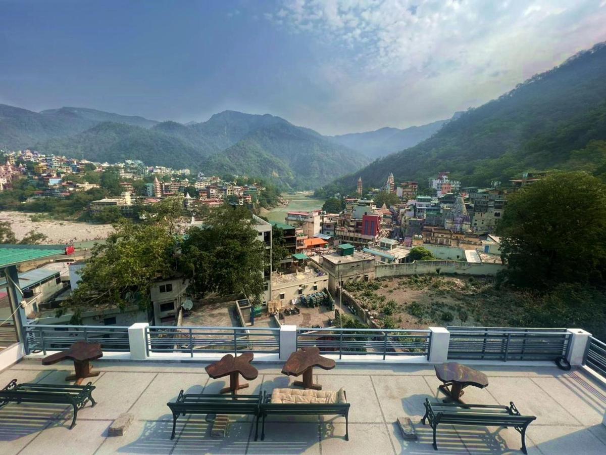 Hotel Manikut Rishīkesh Buitenkant foto