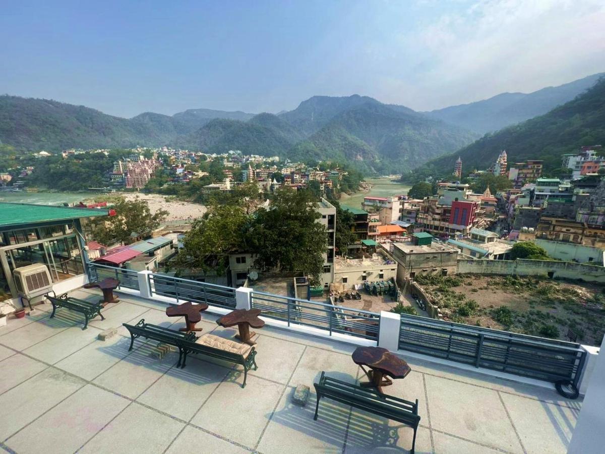 Hotel Manikut Rishīkesh Buitenkant foto