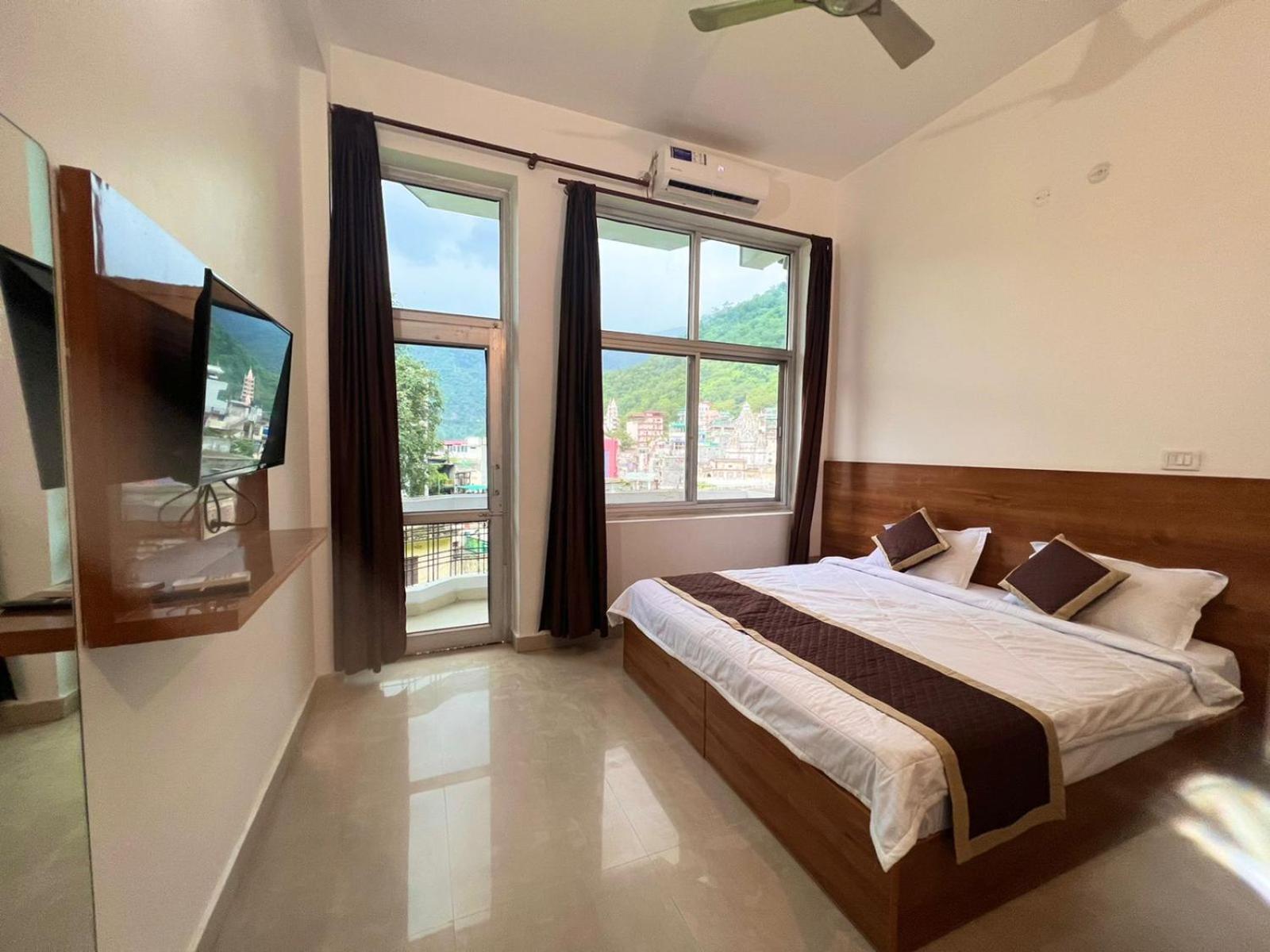 Hotel Manikut Rishīkesh Kamer foto