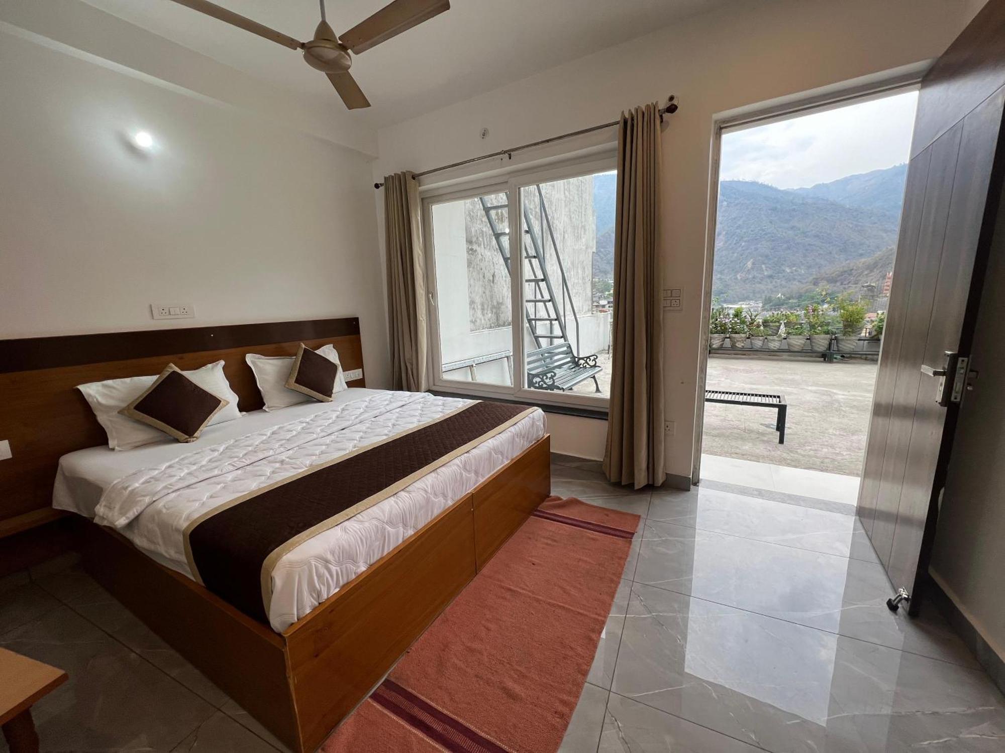Hotel Manikut Rishīkesh Buitenkant foto