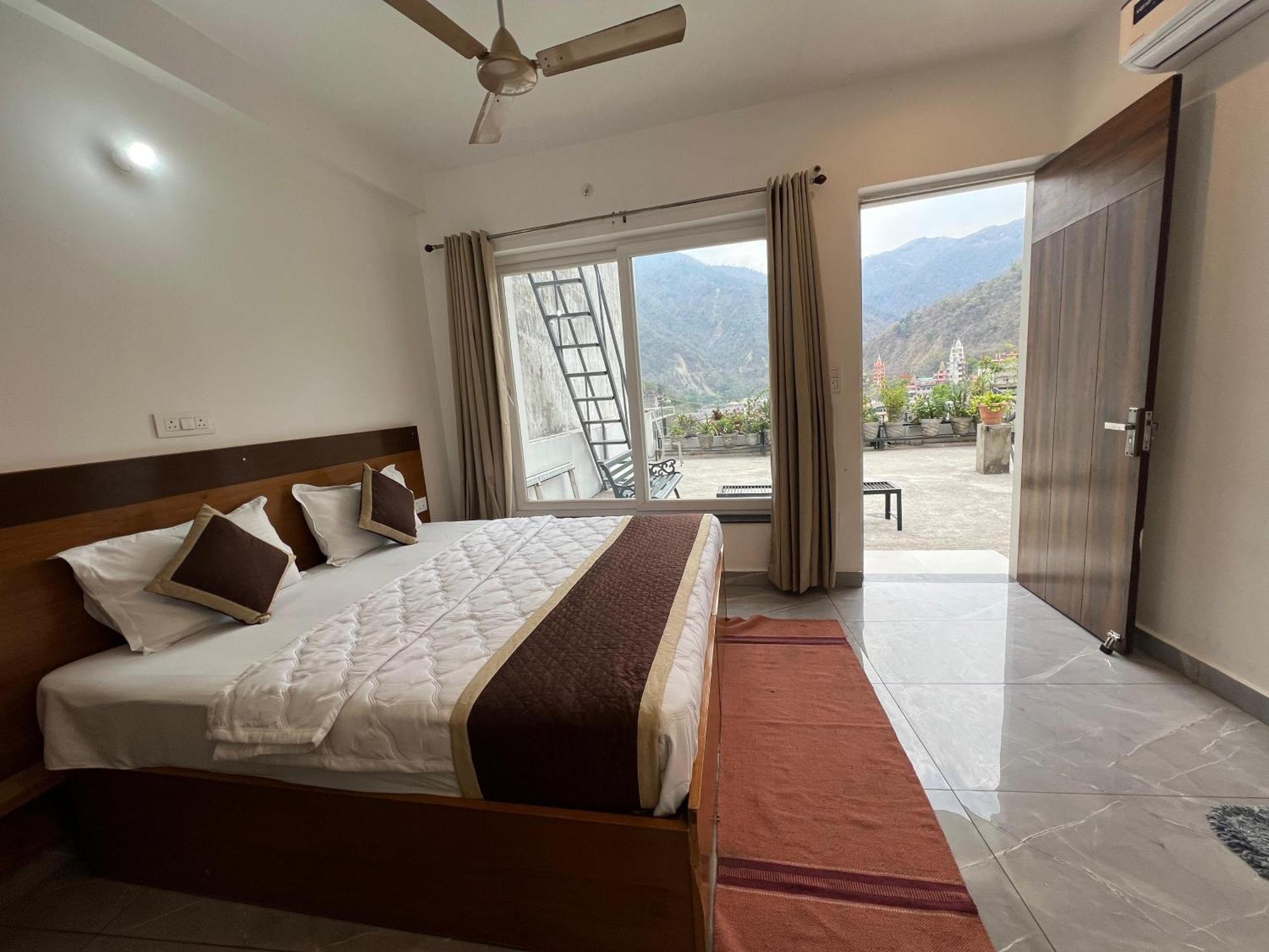 Hotel Manikut Rishīkesh Buitenkant foto
